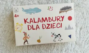 Kalambury dla dzieci: samolot, jeż, krowa, zegar i inne obrazki zachęcają do zabawy.