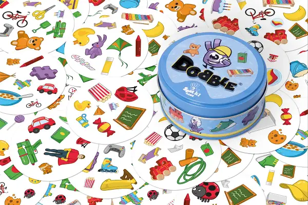 Dobble ile kart: Poznaj tajemnice i zasady tej popularnej gry